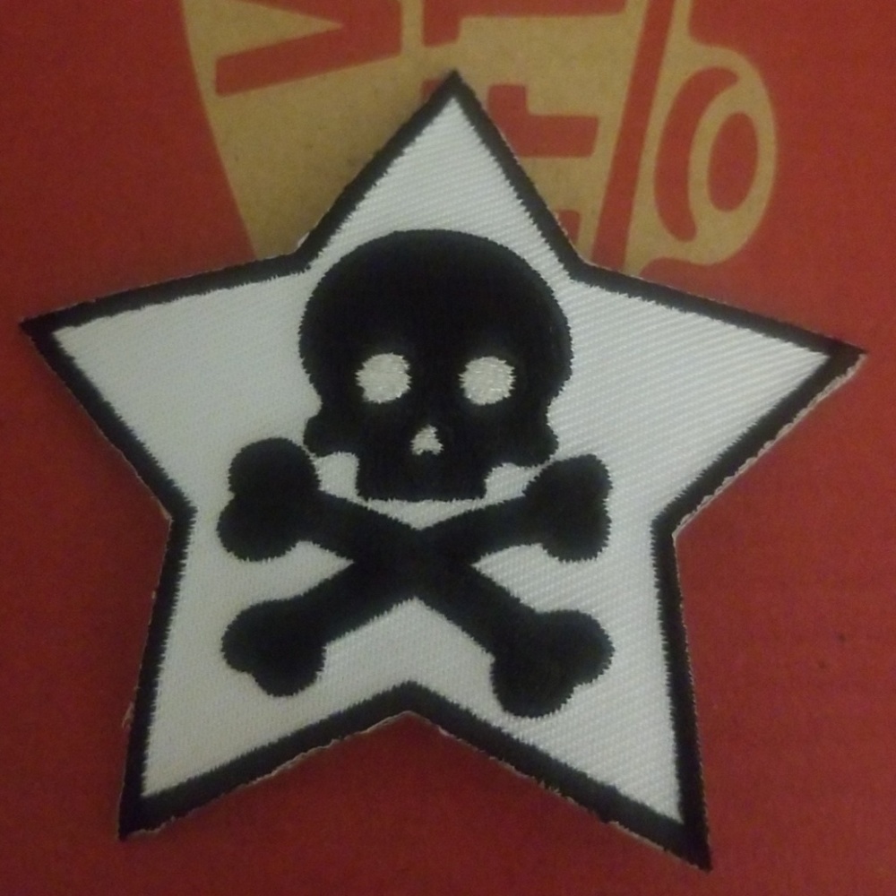 Skull & crossbones patch